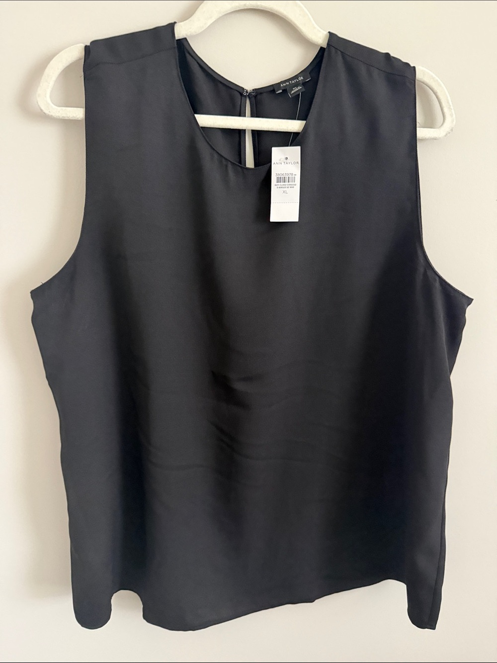 Ann Taylor Black Sleeveless Shell Top